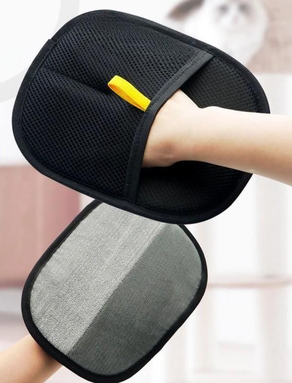 Reusable Pet Hair Removal Mitt for Cats & Dogs – Soft Grooming Glove for Clothes & Furniture.